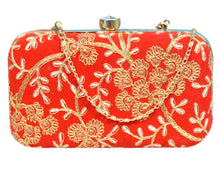 Load image into Gallery viewer, Trendy Velvet Party Wear Bridal Box Clutch With Metal Sling Chain