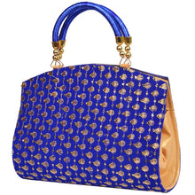 将图片加载到图库查看器,Trendy Velvet Party Wear Bridal Clutch