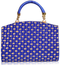 将图片加载到图库查看器,Trendy Velvet Party Wear Bridal Clutch