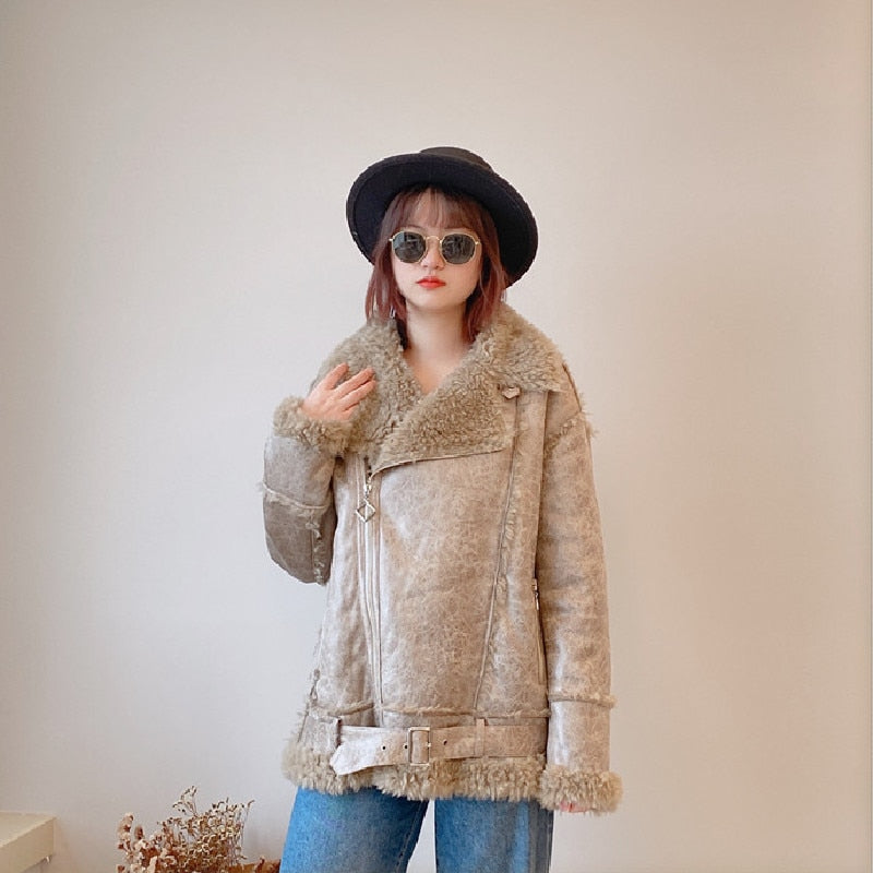 2021 New Real Fur Coats Female Women's Patchwork Leather Jackets Sheep Shearing Wool Short Overcoats Thick Warm Lapel Outwear