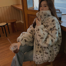 Cargar imagen en el visor de la galería, 2021 new lamb wool coat female winter Korean version loose twosided wear imitation rabbit leopard fur padded coat