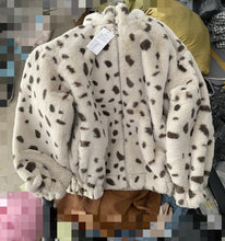 Cargar imagen en el visor de la galería, 2021 new lamb wool coat female winter Korean version loose twosided wear imitation rabbit leopard fur padded coat