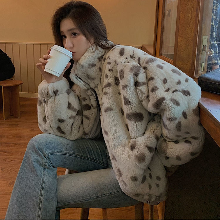 2021 new lamb wool coat female winter Korean version loose twosided wear imitation rabbit leopard fur padded coat