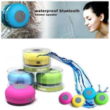 將圖片載入圖庫檢視器 Singing in the Shower - The phone speaker in shower