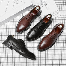 Load image into Gallery viewer, Autumn 2020 men's shoes Plaid printed British business dress casual leather shoes men's plush leather shoes 18562