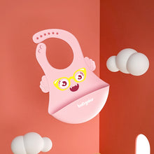 Cargar imagen en el visor de la galería, Baby Bibs Waterproof Silicone Feeding Baby Saliva Towel Newborn Cartoon Aprons Baby Bibs Adjustable Different styles of Bibs