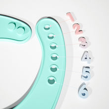 Cargar imagen en el visor de la galería, Baby Bibs Waterproof Silicone Feeding Baby Saliva Towel Newborn Cartoon Aprons Baby Bibs Adjustable Different styles of Bibs