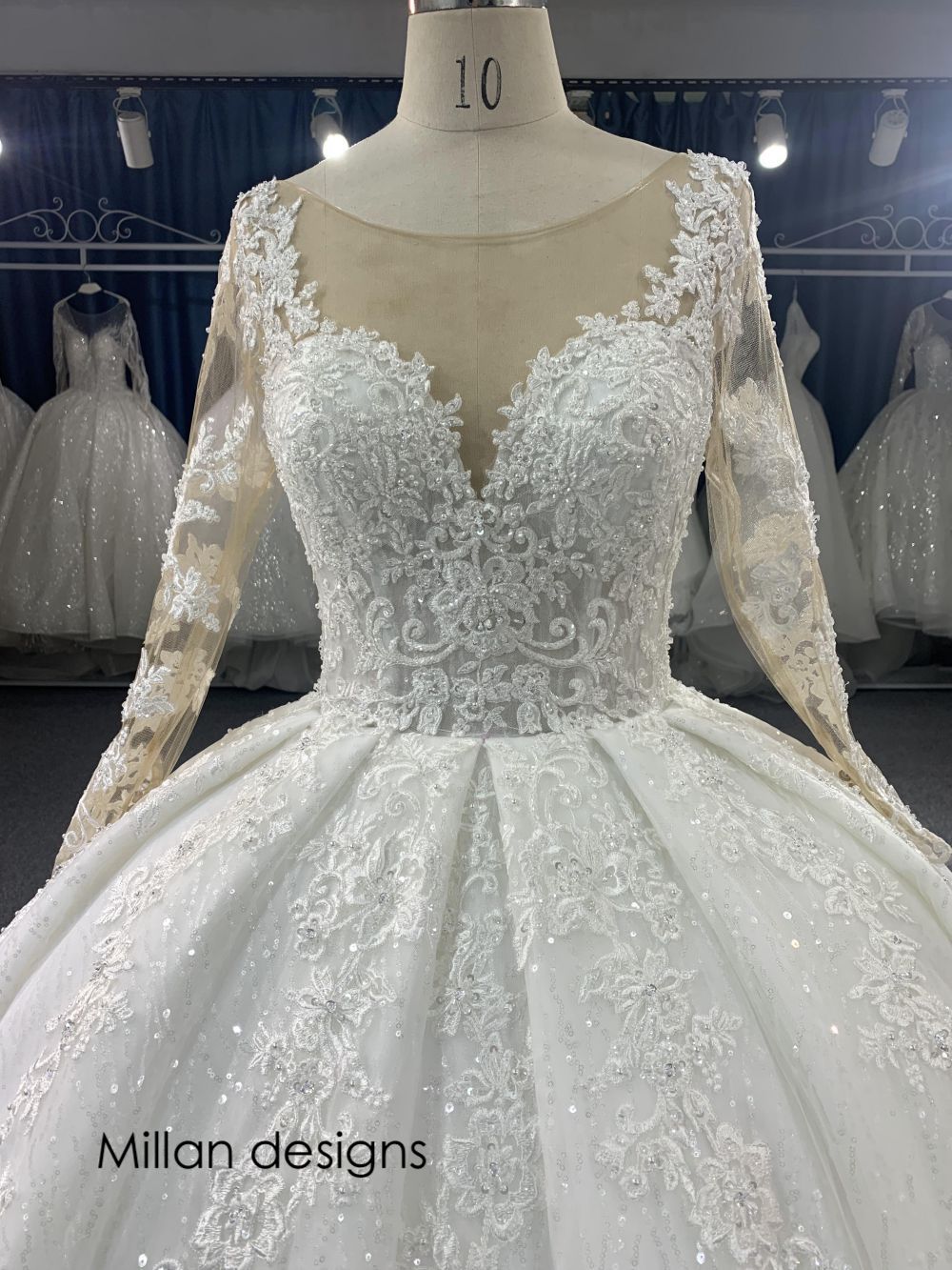Milan Designs Luxury Long Sleeves Wedding Dresses Delicate Lace Ball Gown Bridal Dress Beaded Bridal Gown Vestido De Novias