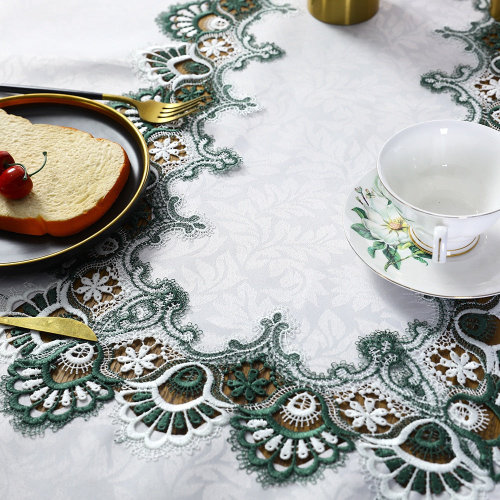 White Lace Embroidered Tablecloth Upscale Polyester Fabric Hollow Hem Round Dining Table Cloth/Tea Table Cover for Wedding Party