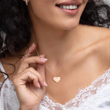 将图片加载到图库查看器,Engraved Silver Heart Necklace