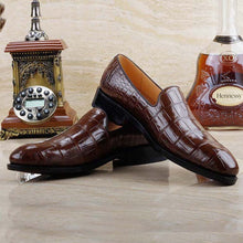 Charger l'image dans la galerie, ourui new arrival crocodile leather business formal Men's formal shoes No stitching manual Men's dress shoes