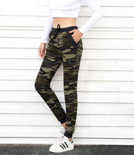 Cargar imagen en el visor de la galería, Camouflage Joggers Women High Waist Pocket Tight