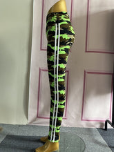 Cargar imagen en el visor de la galería, Camouflage Joggers Women High Waist Pocket Tight
