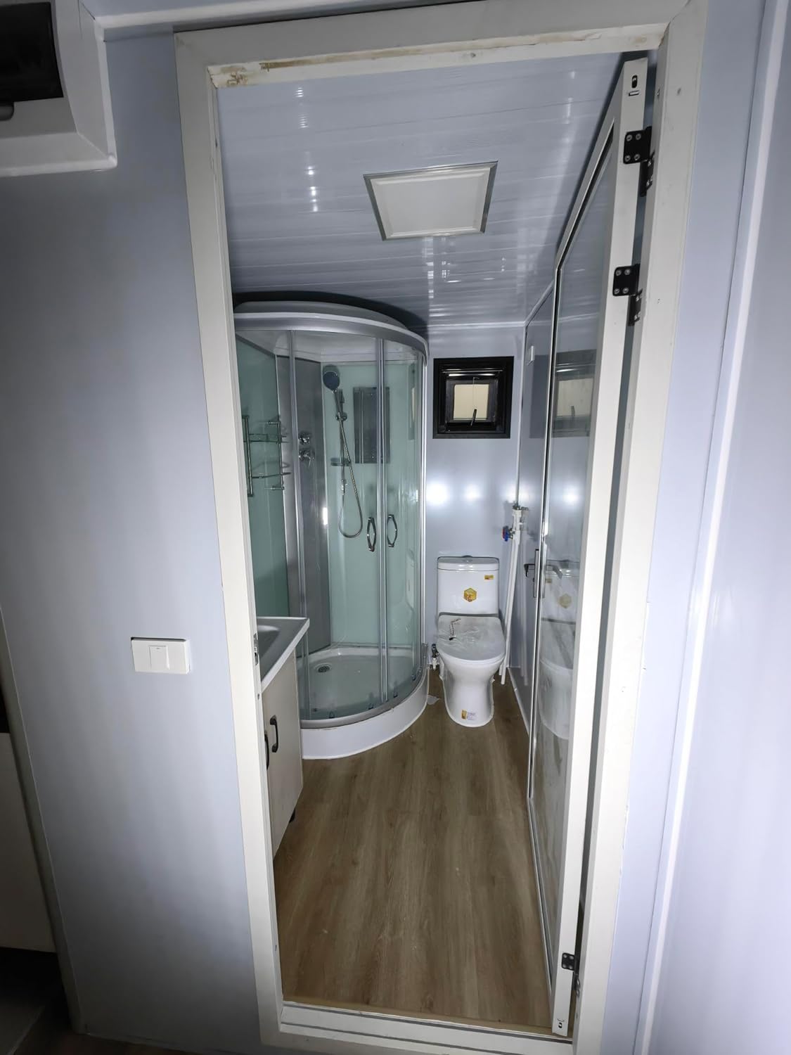 Portable Prefabricated Tiny Home, Foldable, Expandable Container with 1 Bathroom, 2 Bedrooms, Living Room and Open Kitchen.Modern Design, Mobile Expandable House. (White 20x40ft)