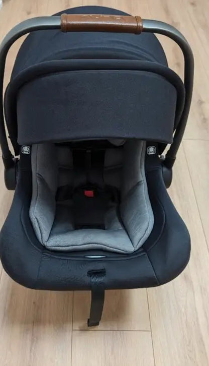 Nuna PIPA Infant Car Seat (Insert included)