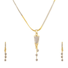 Charger l&#39;image dans la galerie, Golden Color American Diamond Alloy Jewellery Set
