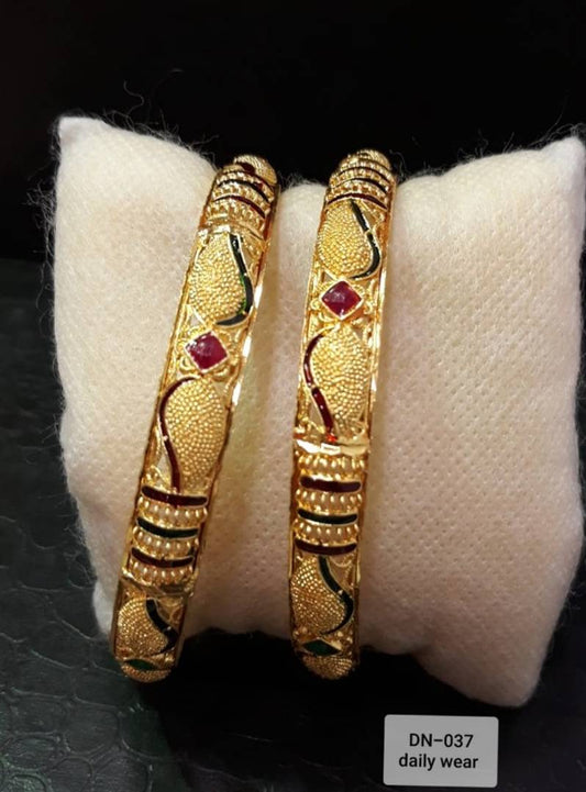 Traditional Jewellery Gold Pleated Bangles for Women's