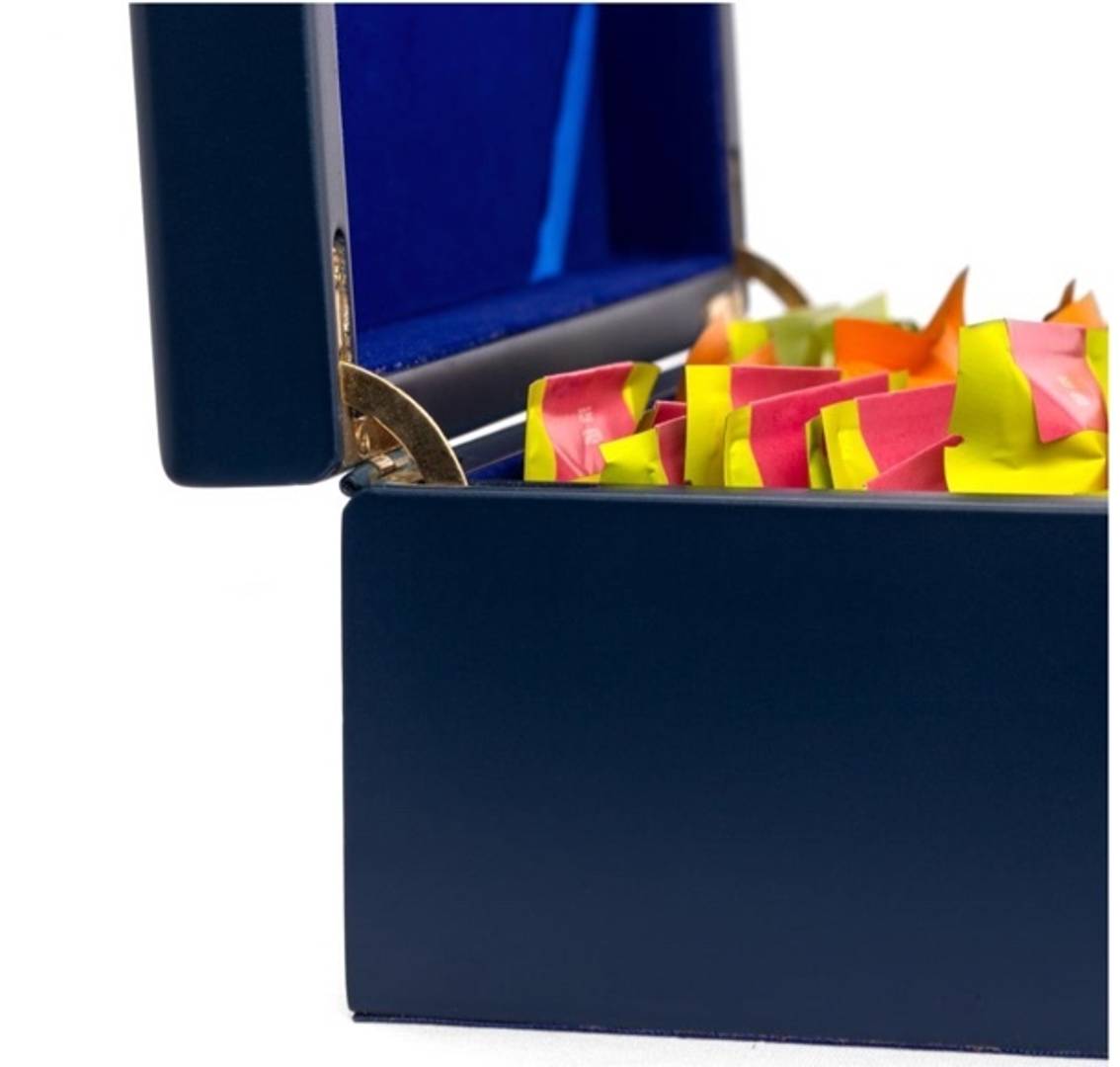 TEA CHEST (60 TEA BAGS)-  All natural ingredients from the best sources meet some of the finest whole leaf green teas of the country, making this chest an extraordinary collection.
