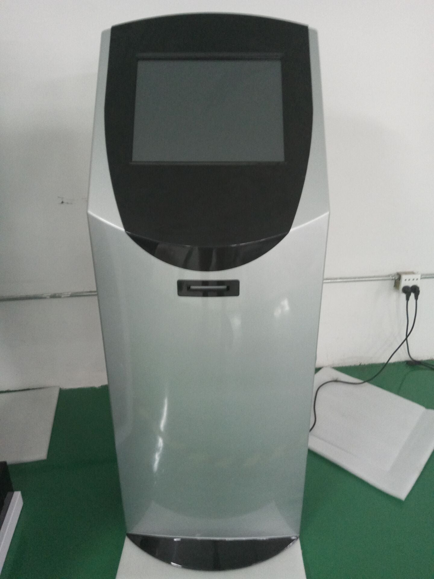 Floor Standing Self-Service Touch Payment Ticket Kiosk, Bill, Printing Photo, Vending Machine