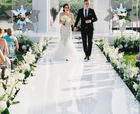 30M White Mirror Carpet 10M White Carpet +4 pieces Flower Row +4M Long Rose Tablecloth +1 Pieces Candle Holder +1 pieces Cake Stand