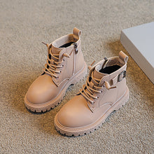 Cargar imagen en el visor de la galería, Autumn and Winter New Girls Martin Boots Fashion Flat Casual Boots Comfortable and Warm Girls Boots Trend Wild Martin Boots
