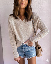 将图片加载到图库查看器，Women&#39;s European Knitted Sweater Tops Solid Color Bottoming Pullover V-neck sweater Women&#39;s clothing

