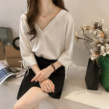 将图片加载到图库查看器，Casual Plus Size 3XL 4XL Summer Tops Solid V Collar OL Blouse Fashion Woman Blouses 2019 Chiffon Blouse Shirt Women Tops 1034 40
