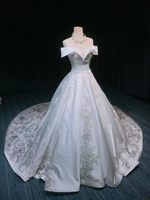 Customized Bespoke Wedding Dress Ruffles Lace Embroidery Off Shoulder Princess Bridal Dress