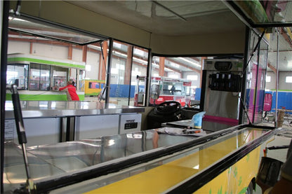 Electric Remorque Food Truck Mobile Kitchen Food Cart Bubble Tea Ice Cream Hot Dog Vending Cart With 4 Wheels Foodtruck Electric Vehicle