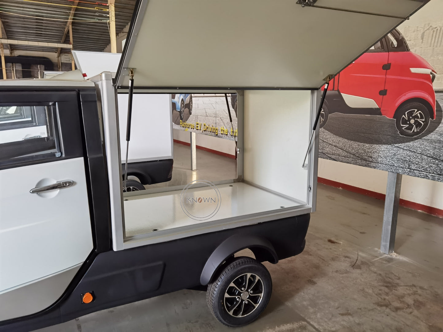 Electric Storage Car Small Vehicle Express Car with Big City Logistics Van in Europe with Special Price. Delivery Vehicle