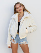 將圖片載入圖庫檢視器 European Fleece Jacket Autumn Winter Solid Color Warm Fleece Jacket Women&#39;s Clothing
