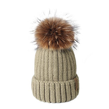 將圖片載入圖庫檢視器 Furtalk Real Fur pompom Beanie Hat Women Winter Knitted Hat Warm Real Big Raccoon Pom Pom Hat for Female
