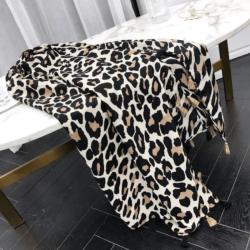 Fashion Design Sexy Leopard Dot Tassel Viscose Shawl Scarf High Quality Neckerchief Autumn Winter Foulards Muslim Hijab Sjaal