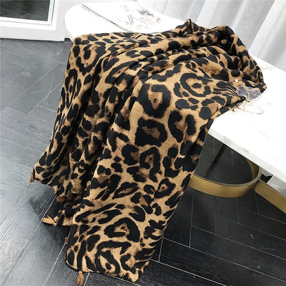 Designer Women's Leopard Dot Tassel Viscose Shawl Scarf High Quality Neckerchief Autumn Winter Foulards Muslim Hijab Sjaal