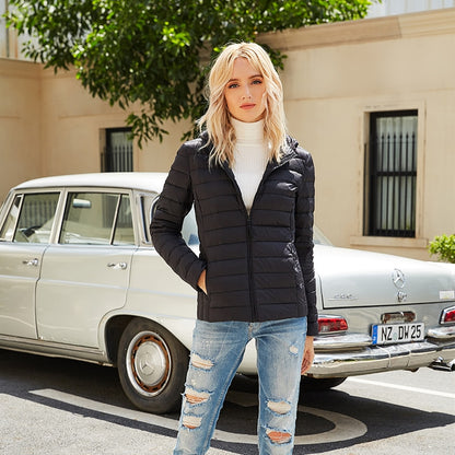 Ladies winter lightweight portable warm jacket 90% white duck down casual down jacket warm and windproof coat