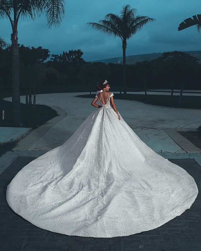 Luxury Off Shoulder Lace Ball Gown Wedding Dresses Princess Backless Muslim Bride Wedding Gowns Bridal Gowns Robe De Marriee