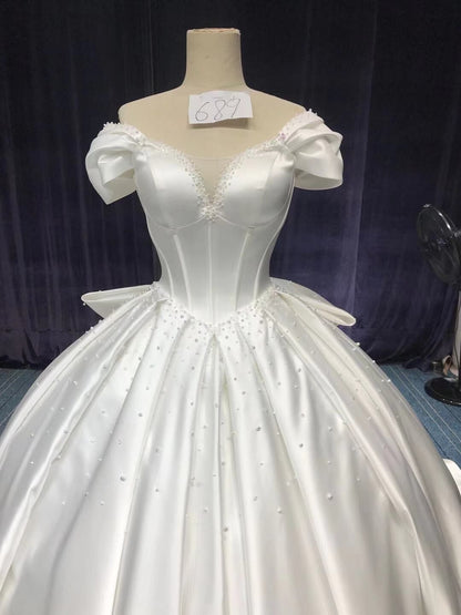Customized Bespoke Wedding Dress V-Neck Ruffles Satin Embroidery Princess Bridal Dress