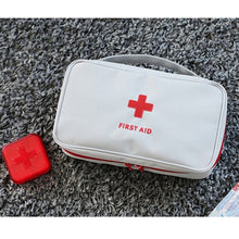 將圖片載入圖庫檢視器 NEW First Aid Kit Emergency Medical First aid kit bag Waterproof Car kits bag Outdoor Travel Survival kit Empty bag
