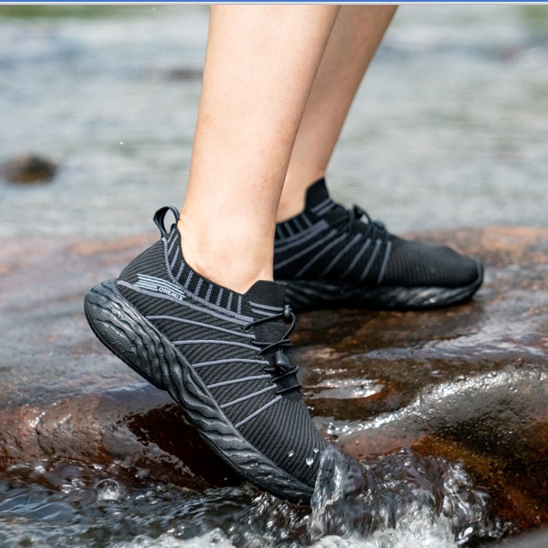 ONEMIX Men's 2021 New Black Running Shoes for Men Waterproof Breathable Training Sneakers Male Outdoor Anti-Slip Trekking Sports Shoes