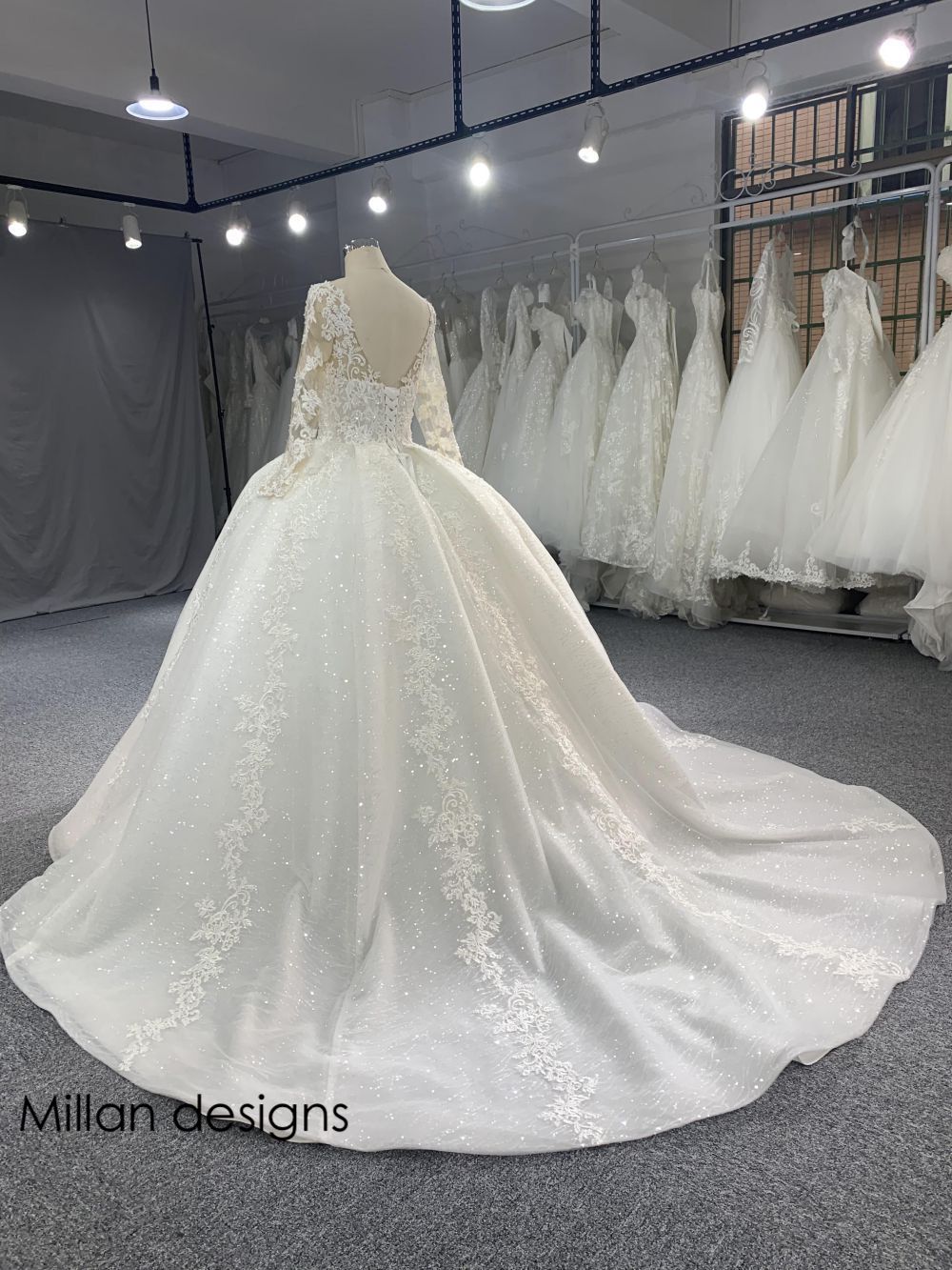 Milan Designs Luxury Long Sleeves Wedding Dresses Delicate Lace Ball Gown Bridal Dress Beaded Bridal Gown Vestido De Novias