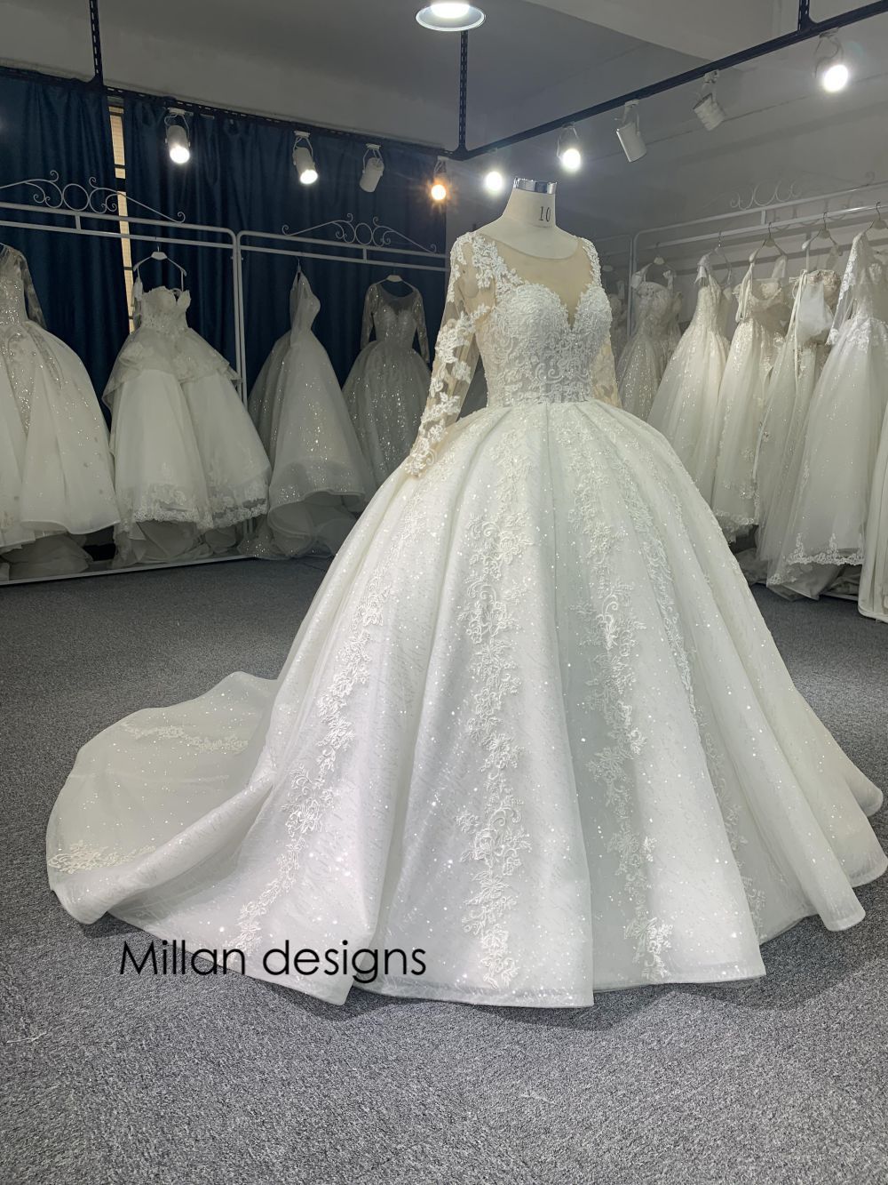 Milan Designs Luxury Long Sleeves Wedding Dresses Delicate Lace Ball Gown Bridal Dress Beaded Bridal Gown Vestido De Novias