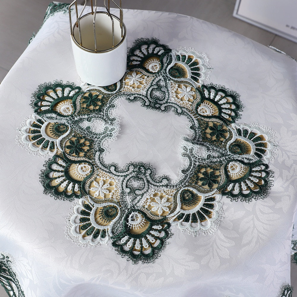 White Lace Embroidered Tablecloth Upscale Polyester Fabric Hollow Hem Round Dining Table Cloth/Tea Table Cover for Wedding Party
