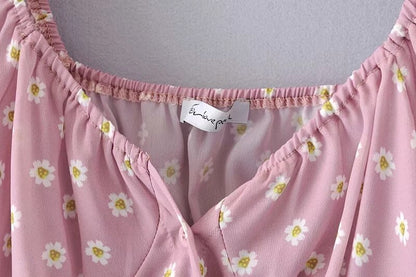 Women Sweetheart Neckline Button Up Crop Top with Puff sleeves Little Daisy Crop Blouse