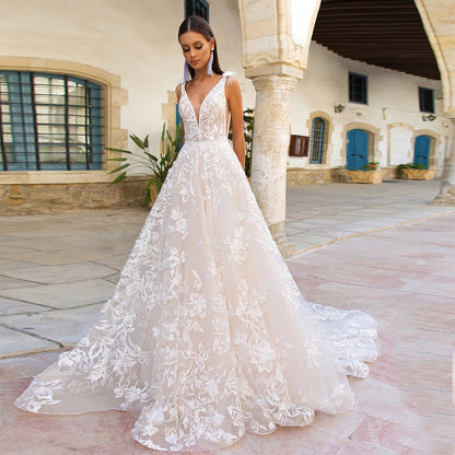 custom Elegant Sweep Train A-line Wedding Dress for Bride with V-neck Sleeveless Tassel Applique Lace Tulle Bridal Gowns