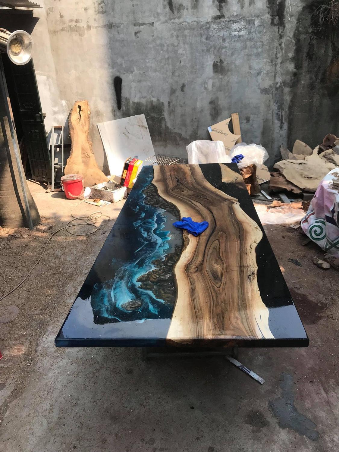 Ocean Table. Wood and Mixed Materials
