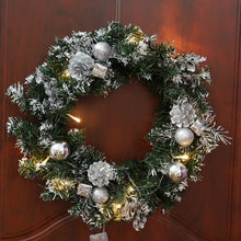 Cargar imagen en el visor de la galería, Christmas Wreath With Battery Powered LED Light String
