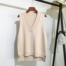 Cargar imagen en el visor de la galería, Women&#39;s Cashmere V-neck Knitted Vest
