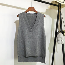 Cargar imagen en el visor de la galería, Women&#39;s Cashmere V-neck Knitted Vest
